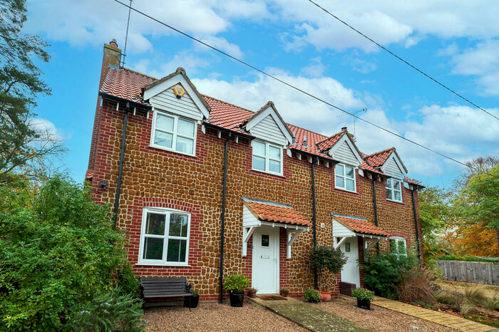 3 Bedroom Semi-Detached House For Sale In Hillington, PE31