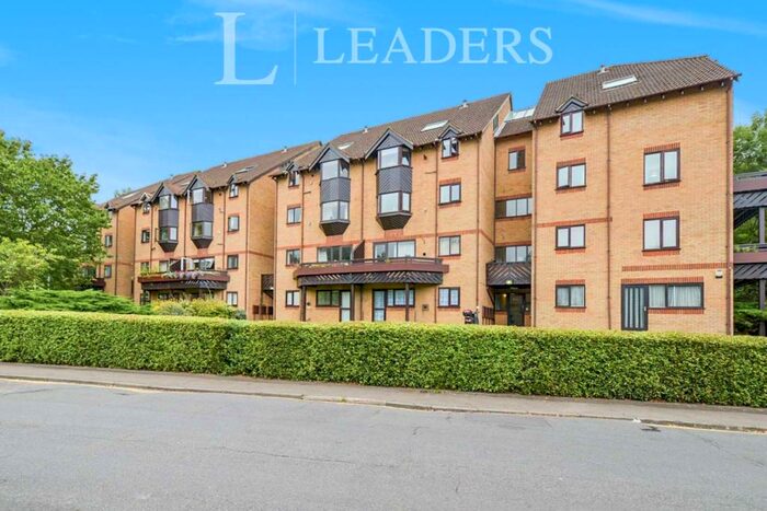 1 Bedroom Apartment To Rent In Hawkshill, Dellfield, AL1