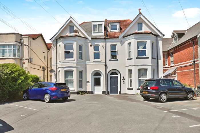 2 Bedroom Flat For Sale In Westby Road, Bournemouth, Dorset, BH5