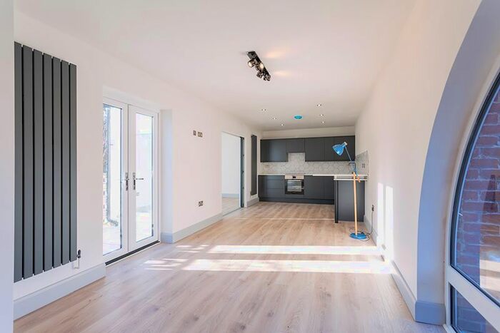 2 Bedroom Bungalow To Rent In Sylvestrus Close, Norbiton, Kingston Upon Thames KT1