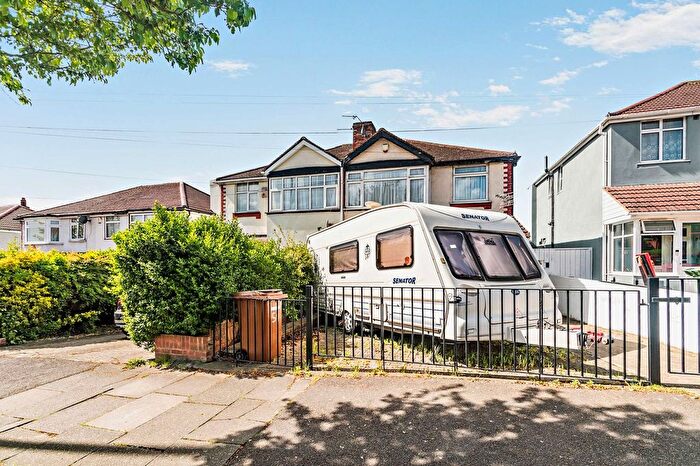 4 Bedroom Semi Detached House For Sale In Taunton Way, Stanmore, HA7