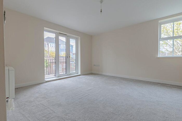 2 Bedroom Flat For Sale In Attingham Drive, Dudley, DY1