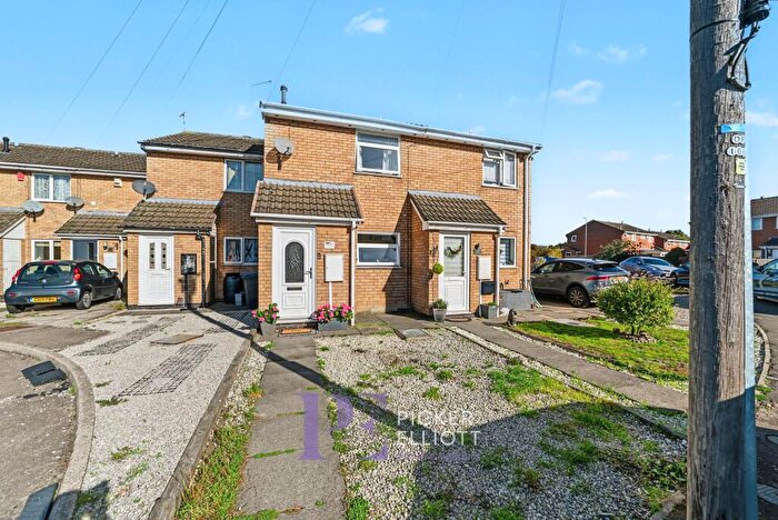 2 Bedroom Terraced House For Sale In Bosworth Close, Hinckley, LE10