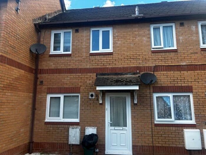 2 Bedroom Property To Rent In Clos Cilsaig, Dafen, SA14