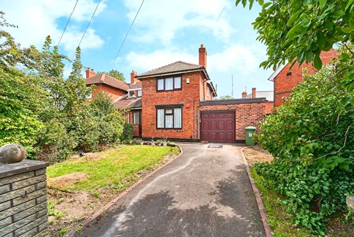 3 Bedroom Semi Detached House For Sale In Broadstone Avenue, Walsall, West Midlands, WS3