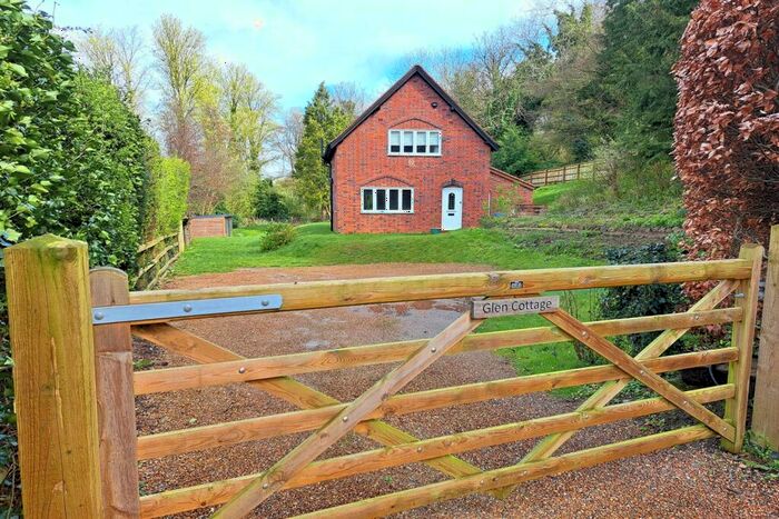 3 Bedroom Cottage For Sale In Under The Wood, Bisham, SL7