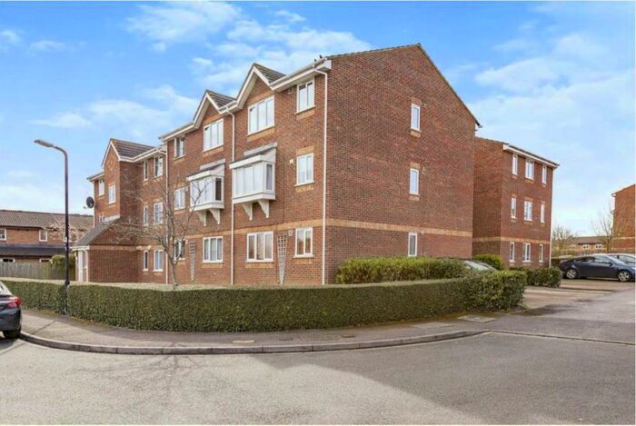 1 Bedroom Apartment To Rent In Walpole Road, Slough, SL1