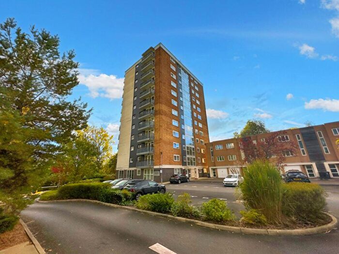 2 Bedroom Flat For Sale In Lakeside Rise, Manchester, M9