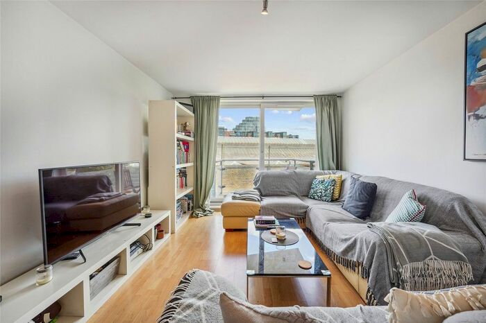 2 Bedroom Flat To Rent In Dolphin House, Smugglers Way, London, SW18