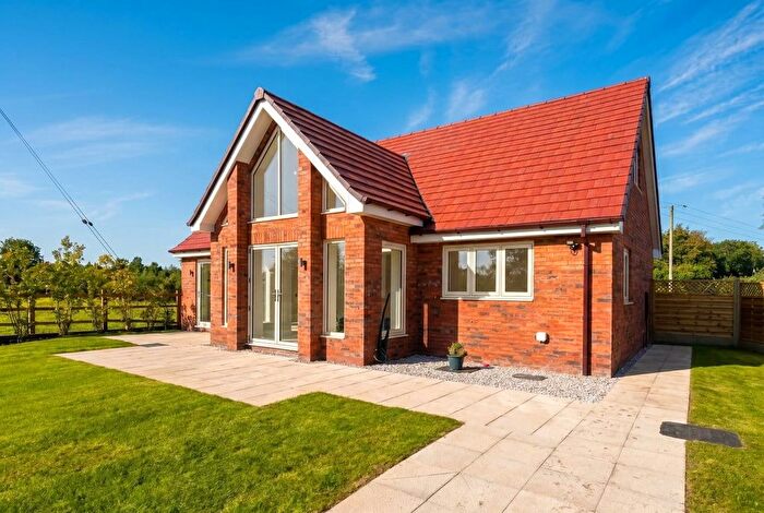 2 Bedroom Detached Bungalow For Sale In Mayfield Farm, Henley In Arden, Warwickshire, B95