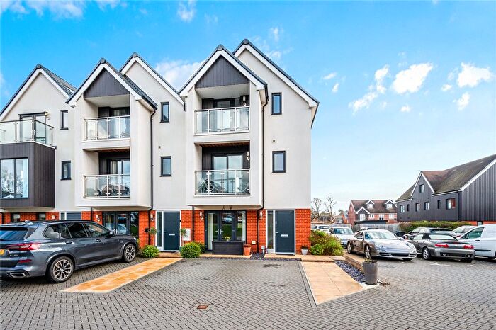 4 Bedroom End Terrace House To Rent In Tippett Lane, Oxted, Surrey, RH8