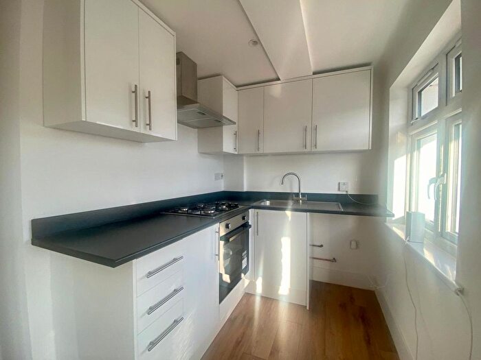 1 Bedroom Flat To Rent In Walton Avenue, Cheam, Sutton, SM3