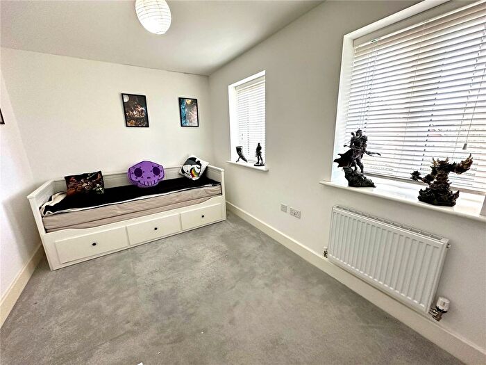 2 Bedroom End Of Terrace House For Sale In Chard Lane, Ringwood, Hampshire, BH24
