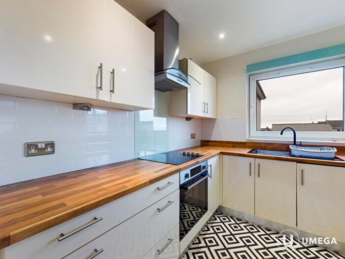 3 Bedroom Apartment To Rent In West Court, Ravelston, Edinburgh, EH4