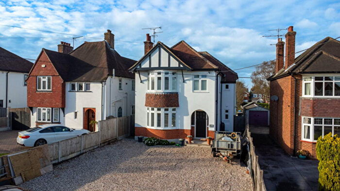 4 Bedroom Detached House For Sale In Beehive Lane, Great Baddow, Chelmsford, CM2