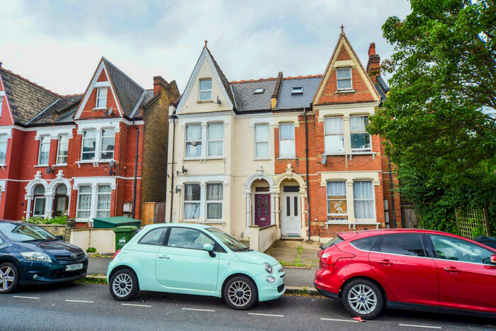 2 Bedroom Flat To Rent In Rosendale Road, West Dulwich, London, SE21
