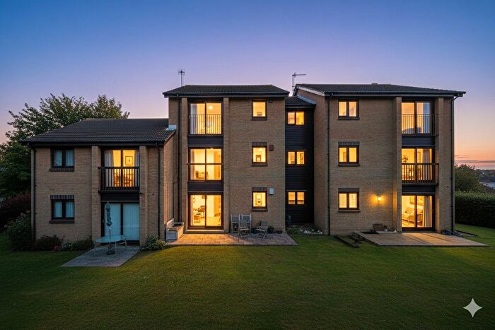 2 Bedroom Flat For Sale In Victoria Road, Southampton, SO31