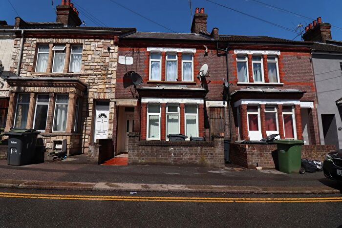 4 Bedroom Terraced House For Sale In Luton, LU1