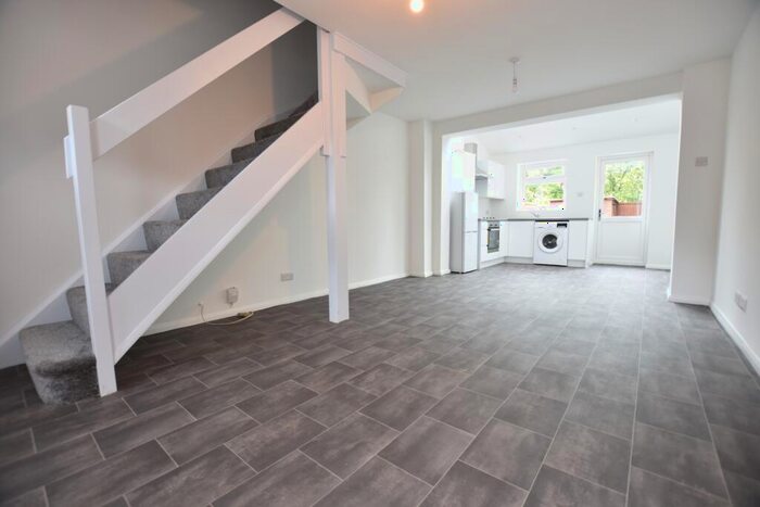 1 Bedroom House To Rent In Walsham Close, Thamesmead, SE28