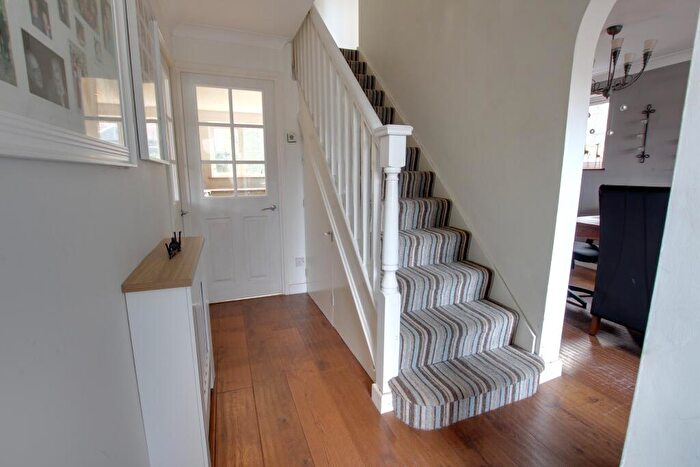 4 Bedroom Detached House For Sale In Cottage Close, Denmead, PO7