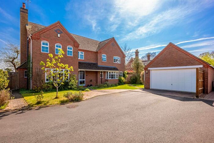 5 Bedroom Detached House For Sale In The Old Orchard, Wellesbourne, CV35
