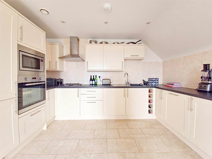 1 Bedroom Apartment To Rent In Suttons Lane, Hornchurch, RM12