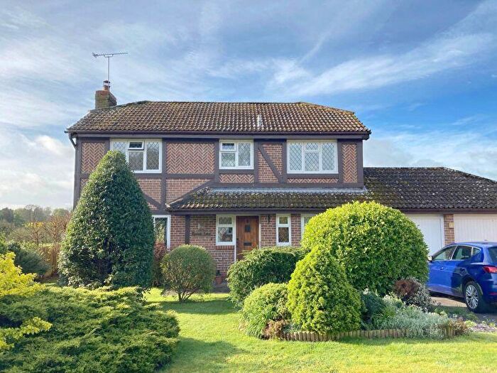 4 Bedroom Detached House For Sale In Bradfield Close, Warminster, BA12