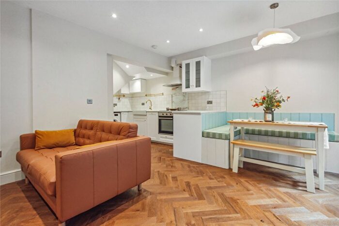 1 Bedroom Flat To Rent In Upper Richmond Road, West Putney, SW15