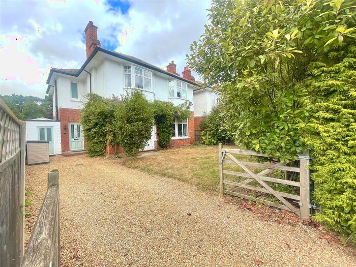 5 Bedroom Detached House To Rent In Bath Road, Camberley, GU15