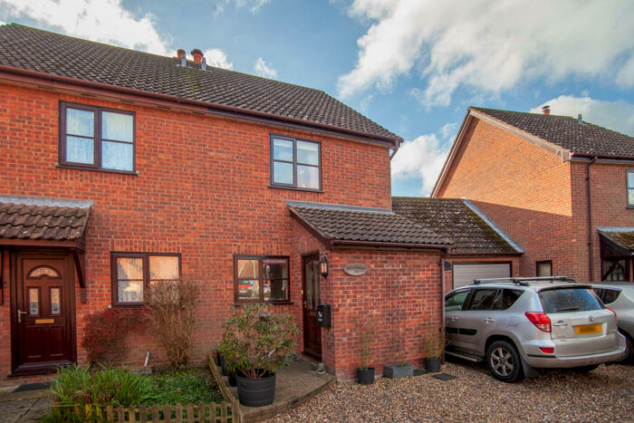 2 Bedroom Semi-Detached House For Sale In Willow Green Worlingworth, Woodbridge, IP13