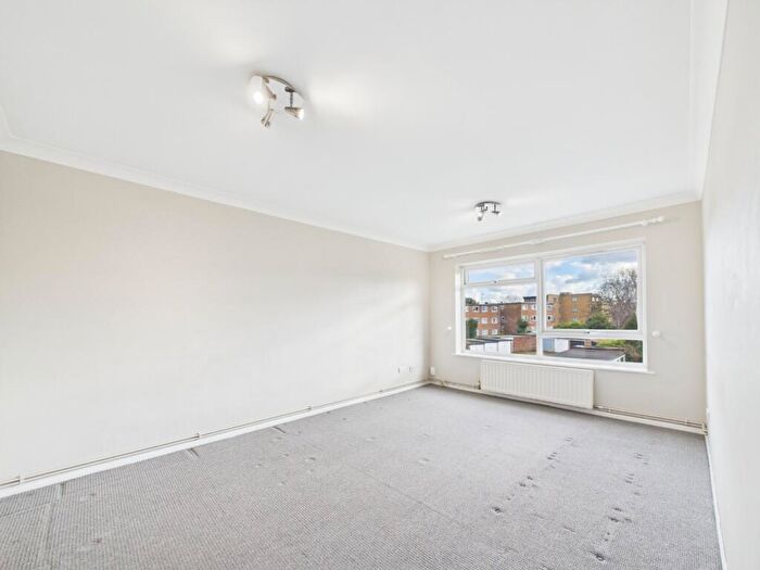 1 Bedroom Flat For Sale In The Park, Sidcup, Kent, DA14