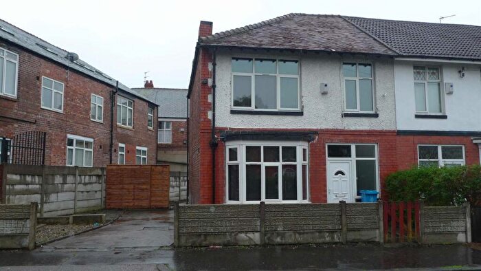 5 Bedroom Property To Rent In Kinross Road, Victoria Park, £pppw, M14