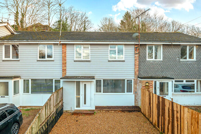 3 Bedroom Terraced House For Sale In Red Lion Lane, Farnham, GU9