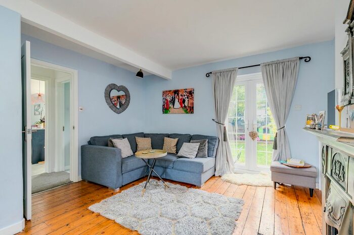 3 Bedroom Property To Rent In Clayton Crescent, Brentford, Middlesex, TW8