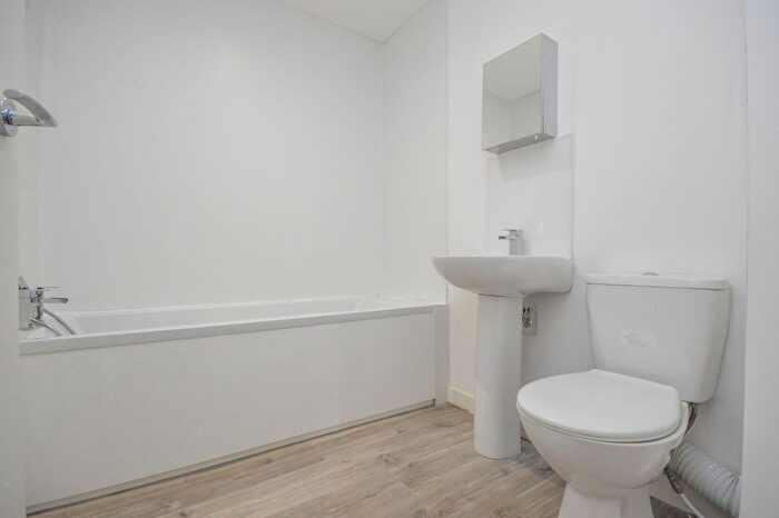 1 Bedroom Flat To Rent In Queen Street, Kettering, NN16