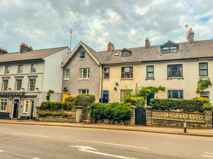 Studio To Rent In Bridge Street, Llandaff, Cardiff, CF5