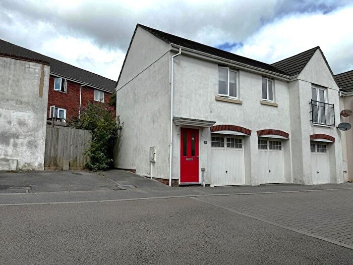 2 Bedroom Flat To Rent In Plover Avenue, Helston, TR13