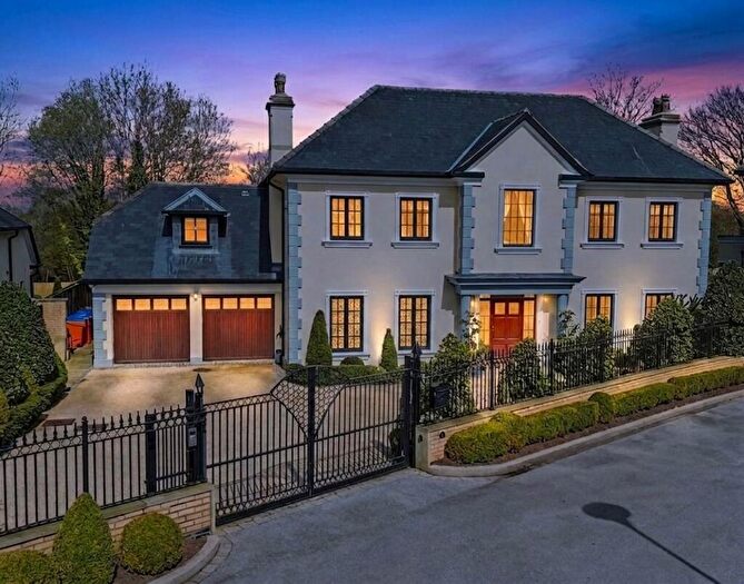 5 Bedroom Detached House For Sale In Ringley Park View, Whitefield, M45