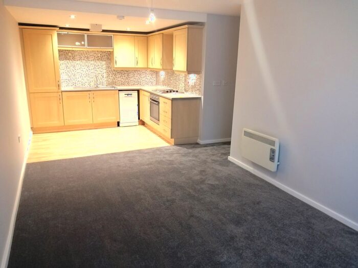 2 Bedroom Flat To Rent In Mauldeth Road West, Chorlton Cum Hardy, Manchester, M21