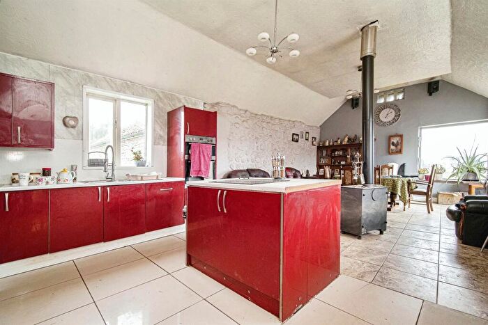 4 Bedroom Detached House For Sale In Main Street, Tunstall, Hull, HU12