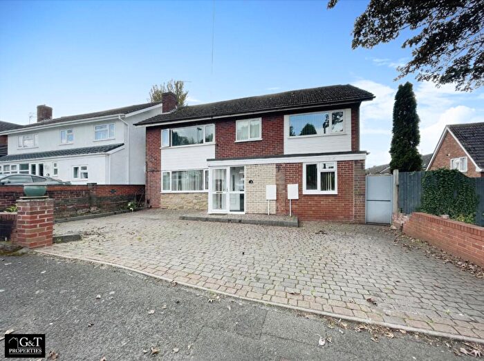 6 Bedroom Detached House For Sale In Quentin Drive, Dudley, DY1