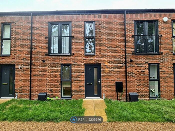 3 Bedroom Terraced House To Rent In Ribot Walk, Salford, M6