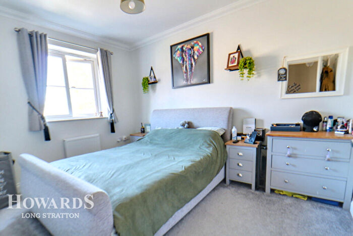 3 Bedroom Terraced House For Sale In Shetland Way, Lower Somersham, IP8