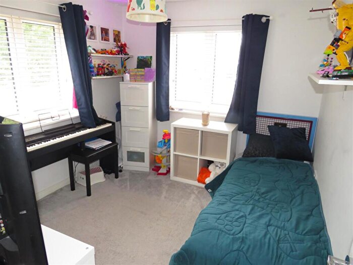 3 Bedroom Detached House For Sale In Jura Way, Smithswood, Birmingham, B36