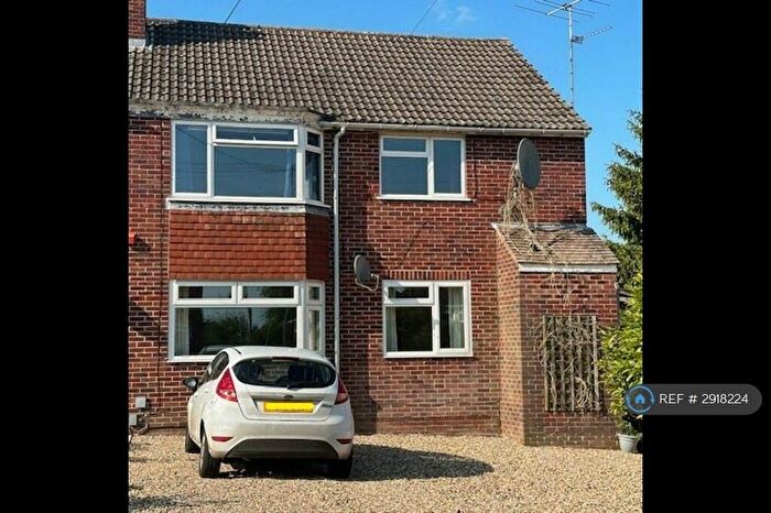 2 Bedroom Maisonette To Rent In Highwood Close, Newbury, RG14