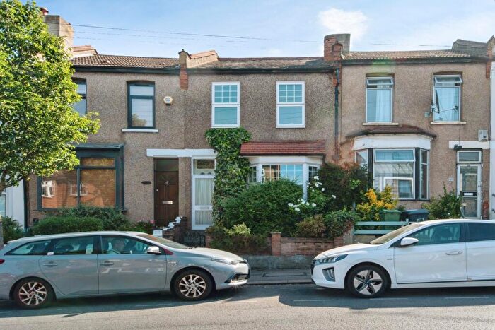 2 Bedroom Terraced House For Sale In Higham Hill Road, Walthamstow, E17
