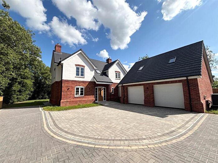 4 Bedroom Detached House For Sale In Stewton Lane, Louth, LN11