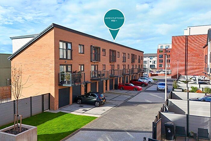 2 Bedroom Town House For Sale In Taw Wharf, Barnstaple, EX31