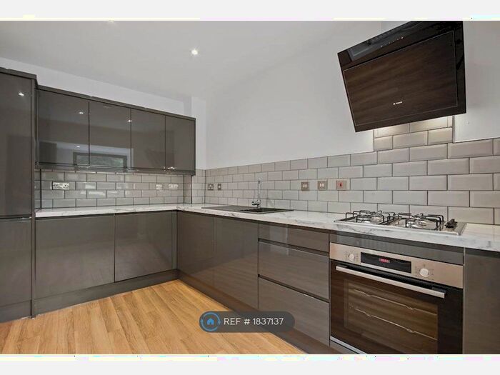 3 Bedroom End Of Terrace House To Rent In Wharf Road, Brentwood, CM14