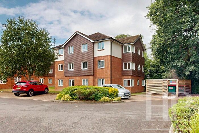 2 Bedroom Flat To Rent In Three Bridges Road, Elmcroft Court, RH10